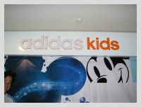 23.05.2011 - Рекламные конструкции для "ADIDAS KIDS" в ТК "Галерея"