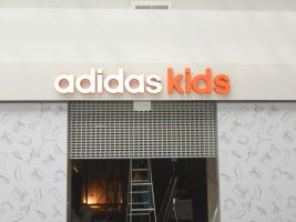 20.08.2013 - Оформление магазина "Adidas Kids" в "Жемчужной Плазе"